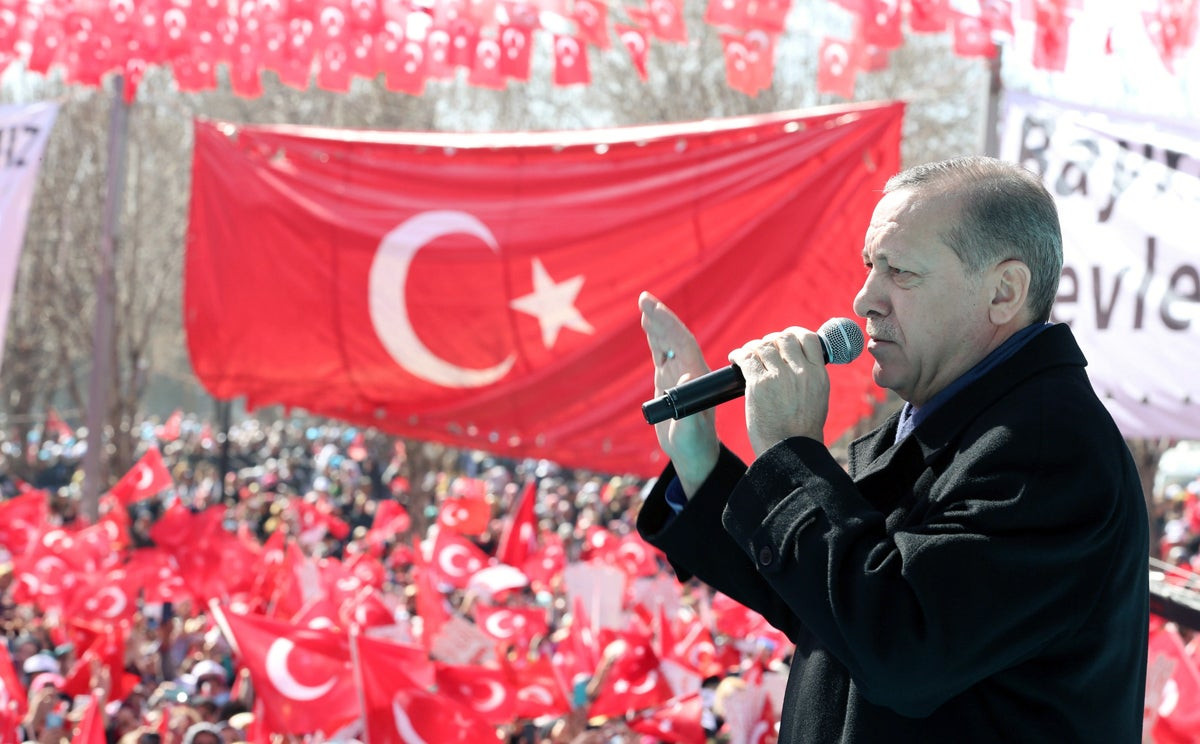 Διευθυντής Hurriyet: Η Τουρκία έχει πολλά να κάνει για την ποιότητα της δημοκρατίας της